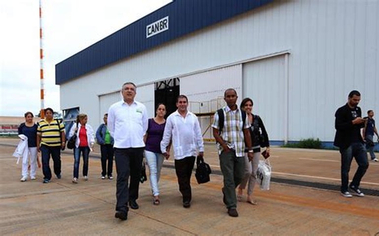 Cuba vai sair do programa Mais Médicos após declarações de Bolsonaro