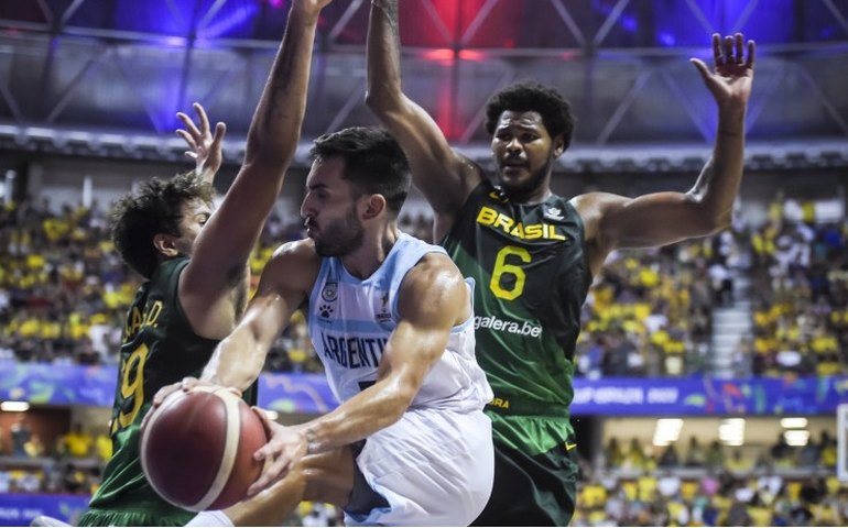 Brasil perde para a Argentina e fica com o vice na Copa América de basquete