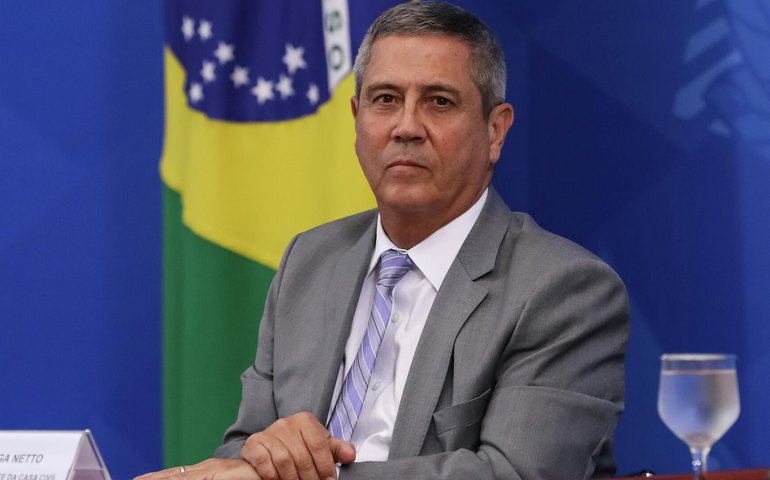 Ao citar inocência, defesa de Braga Netto diz que Mauro Cid foi 'coagido' a mudar depoimentos