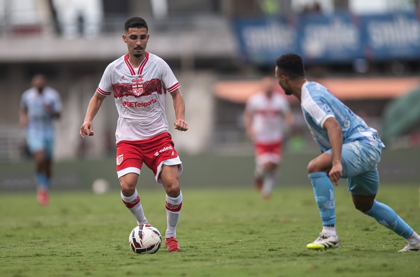 Com gols de Thiaguinho e Mikael, CRB bate o Paysandu por 2 a 0