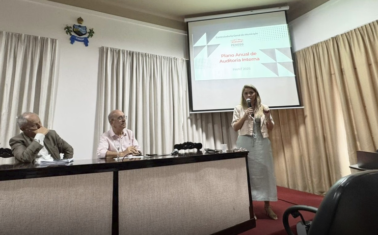 Reunião de alinhamento reforça planejamento estratégico e controle interno na Prefeitura de Penedo