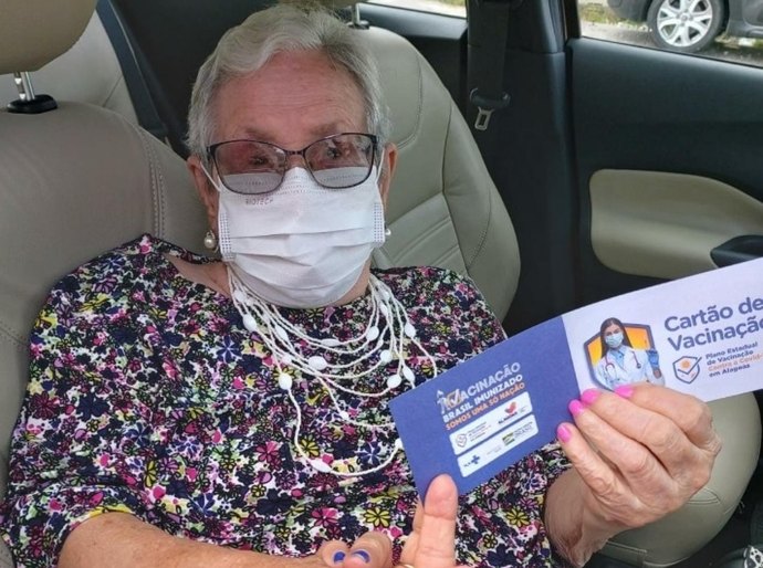 Alagoas tem quase 90% dos idosos com cobertura vacinal completa contra a Covid-19