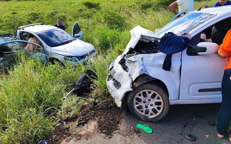 Idosa morre na AL-115 em Palmeira dos Índios; outras cinco pessoas ficam feridas