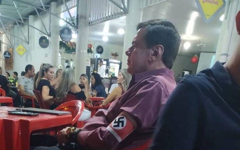Promotoria de Minas Gerais denuncia homem que usou braçadeira nazista