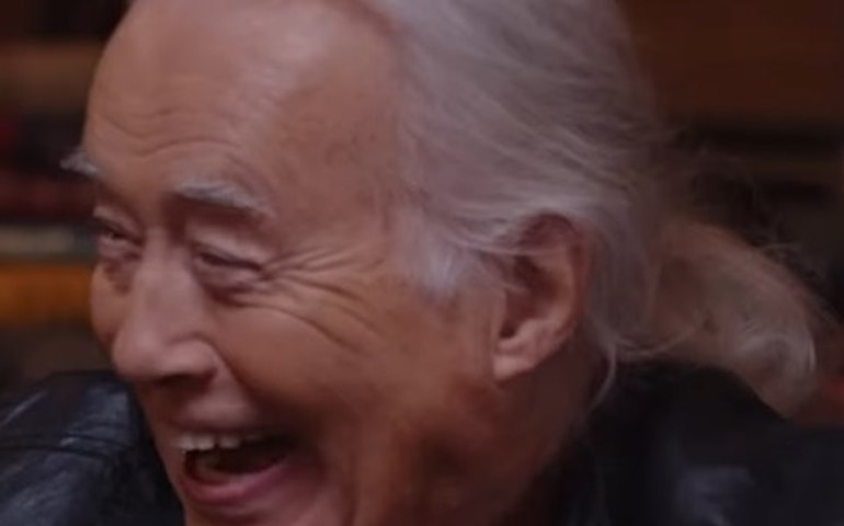 Jimmy Page, guitarrista do Led Zeppelin, é processado por uso indevido de 'Dazed and Confused'