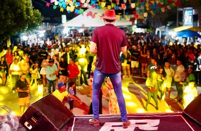 Apresentações de Dudu Vaqueiro e Banda Xamego de Menina fazem sucesso na segunda noite do São João do Povo