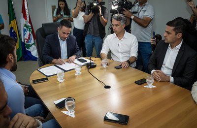 Paulo Dantas sanciona lei que institui política Corações da Paz em Alagoas