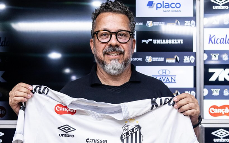 Cléber Xavier aponta evolução no Santos e descarta 'medo' sobre futuro do time no Brasileirão