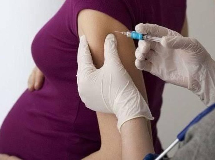 Saúde de Maceió inicia vacinação contra o Vírus Sincicial Respiratório para gestantes