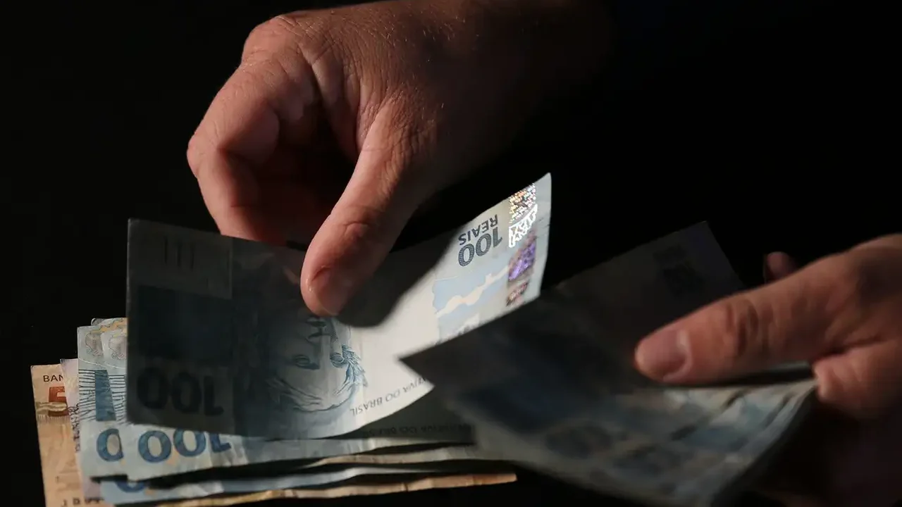 Governo eleva projeção do salário mínimo para R$ 1.741