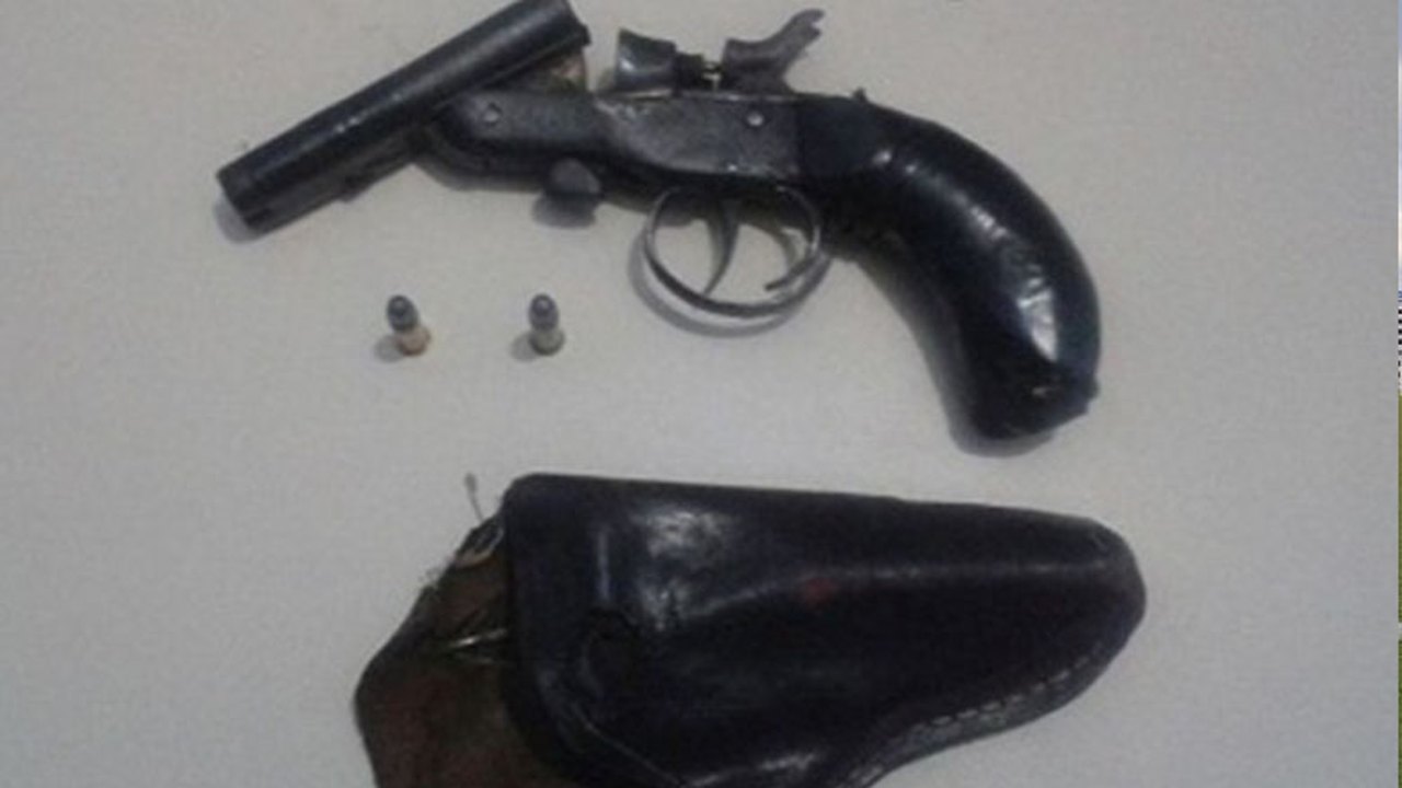 Igreja Nova: PM prende jovem com arma de fogo durante abordagem em bar