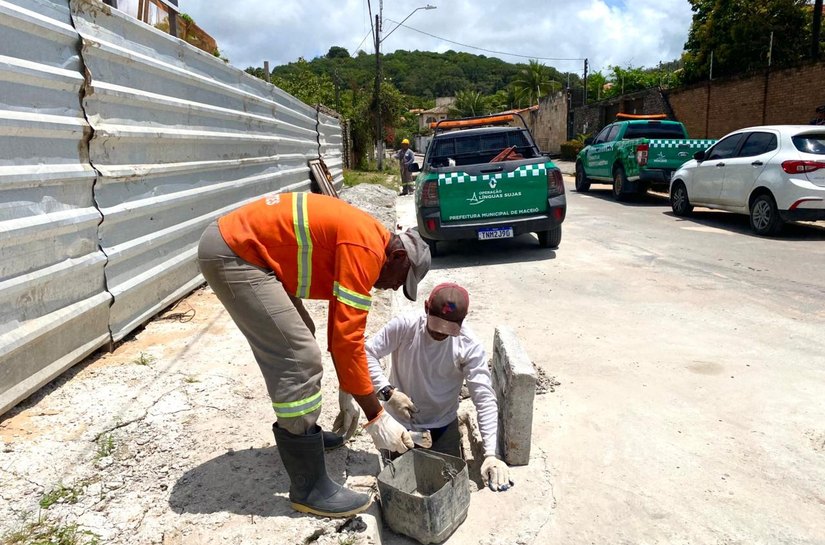 Operação Língua Suja flagra lançamento irregular de concreto em galeria pluvial no litoral Norte