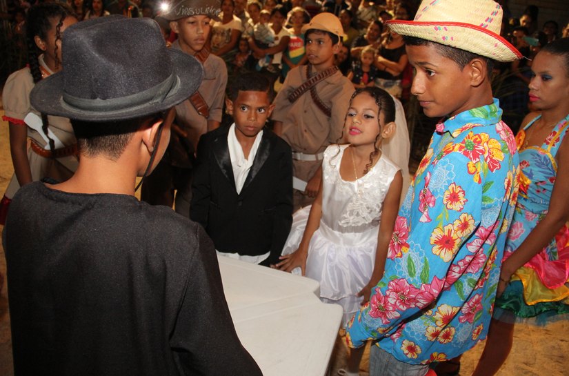 Arapiraca: casamento matuto mirim encanta no Arraiá Jardim das Paineiras