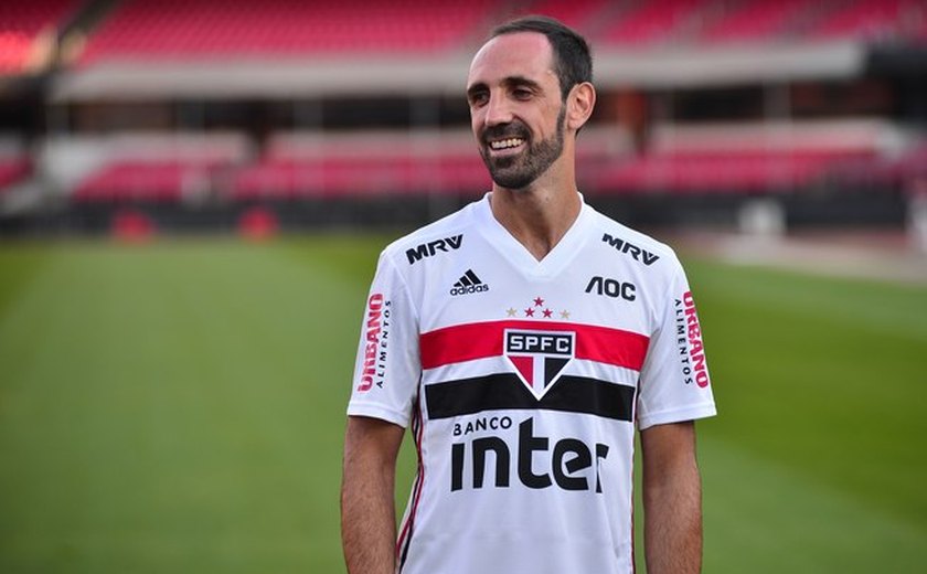 São Paulo decide não renovar o contrato do lateral espanhol Juanfran