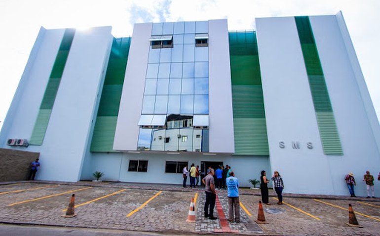 SMS assina processos de contratualização com filantrópicos