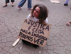 Criminosos são soltos no Paquistão