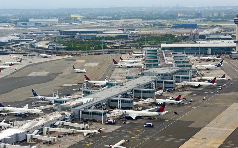 Incêndio no Aeroporto JFK deixa ao menos 9 feridos, e quase mil pessoas são evacuadas, em Nova York