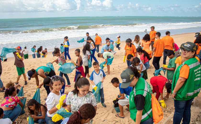 Mutirão de limpeza na Praia de Cruz das Almas recolhe mais de 80 quilos de lixo