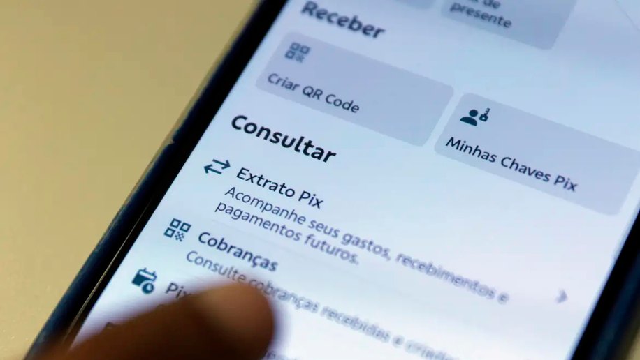 Número de transações com Pix caem 10% após proibição de bets