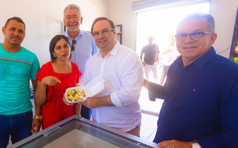 Agricultores de Arapiraca ganham Espaço Sabores, Selo Municipal e novos kits de irrigação