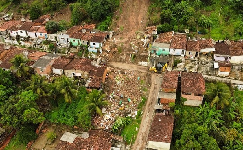 Ronaldo Lopes solicita apoio do Governo Federal para atender desabrigados e recuperar infraestrutura