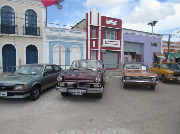 1º encontro de automóveis clássicos e antigos é realizado em Penedo