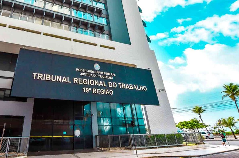 Justiça fixa multa por assédio religioso em empresa de Arapiraca