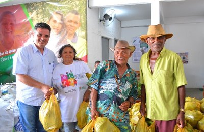 Prefeitura de União entrega alimentos para mais de 400 famílias dos Cras