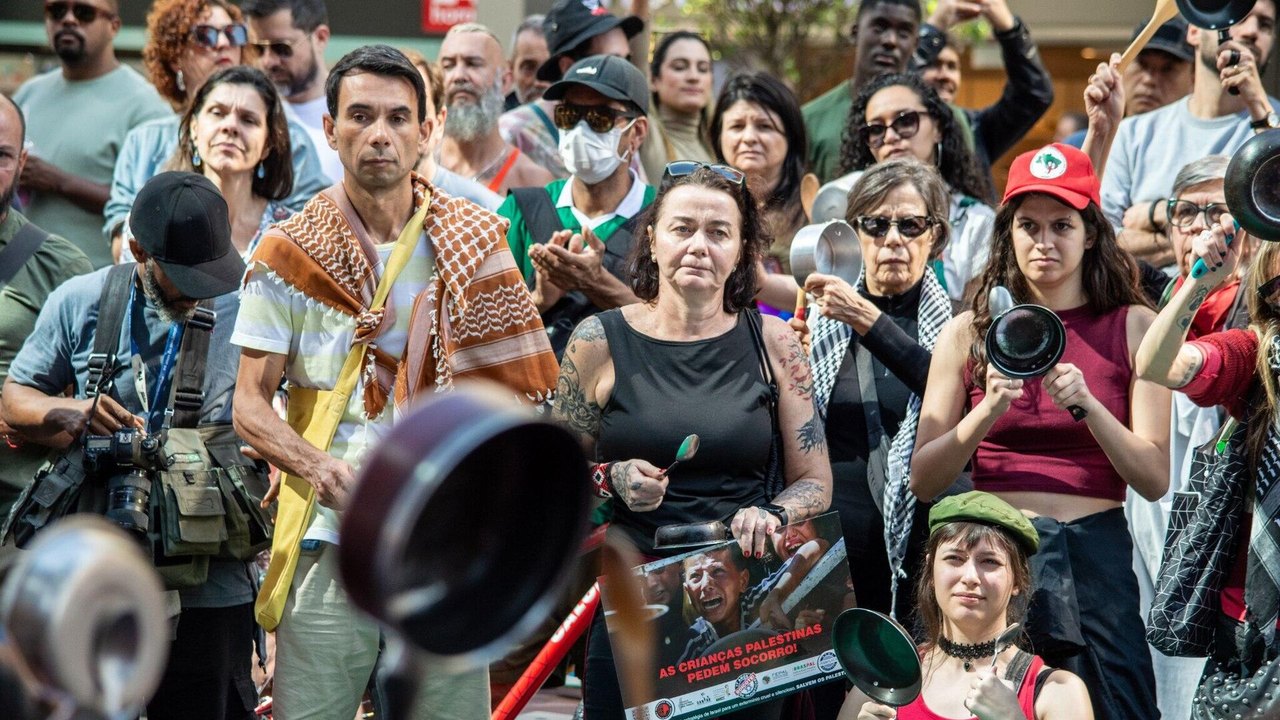 Manifestação na Paulista cobra libertação de ativistas e rompimento das relações do Brasil com Israel