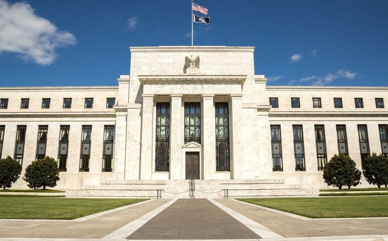 Nos EUA, Fed eleva taxa dos Fed Funds em 50 pontos-base, em decisão unânime