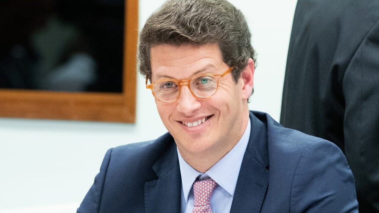 Salles reage à aproximação de Bolsonaro com prefeito de SP e ataca comando do PL