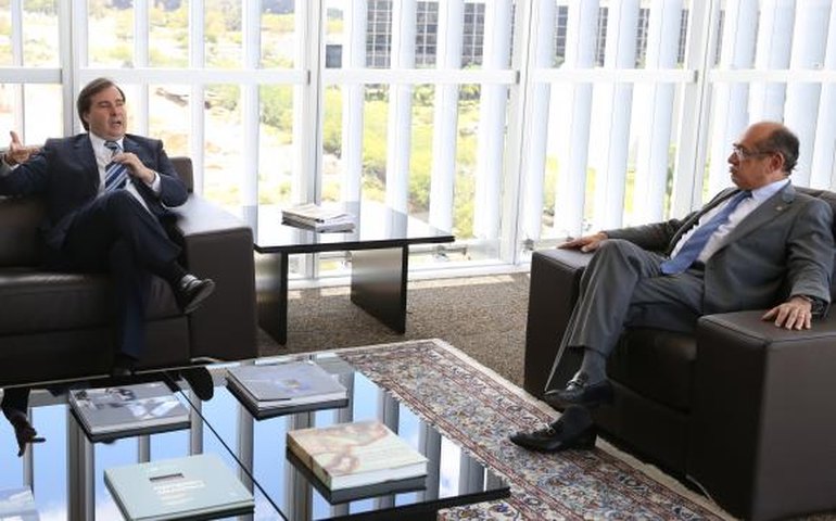 Rodrigo Maia e Gilmar Mendes discutem reforma política