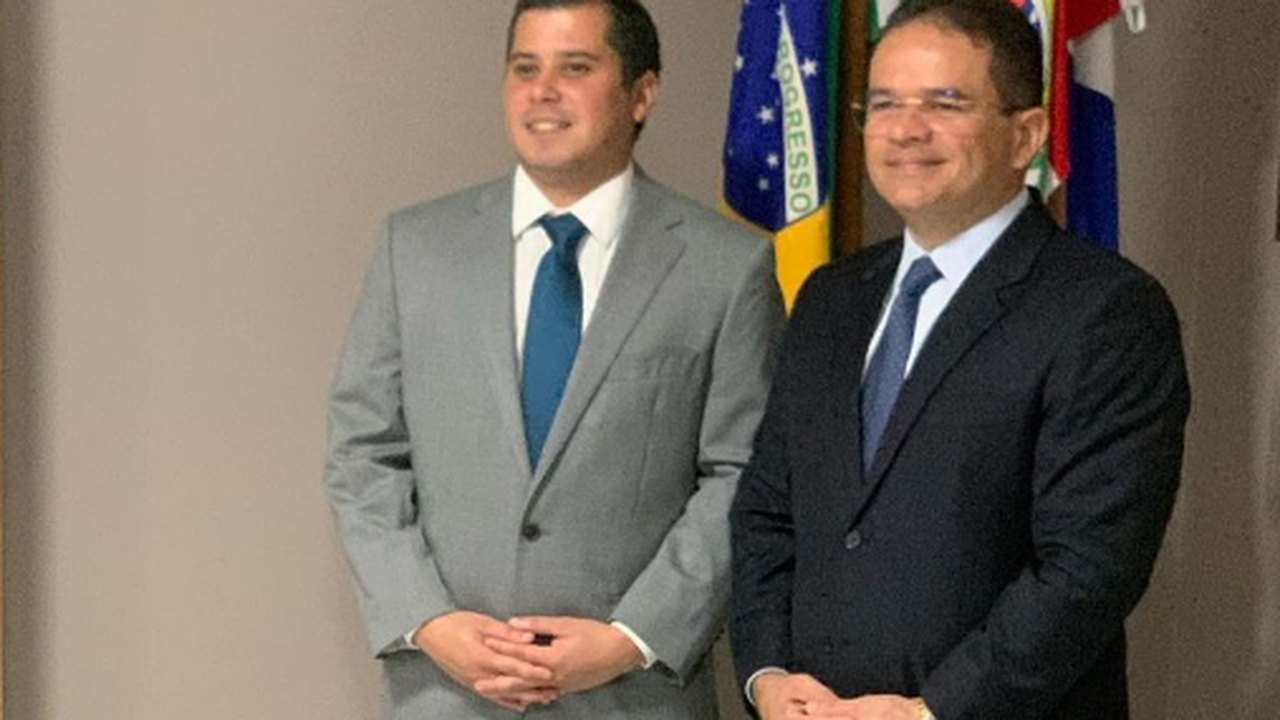 Prefeito de Palmeira excluiu de comitiva de vereadores o sobrinho do deputado Marcelo Victor