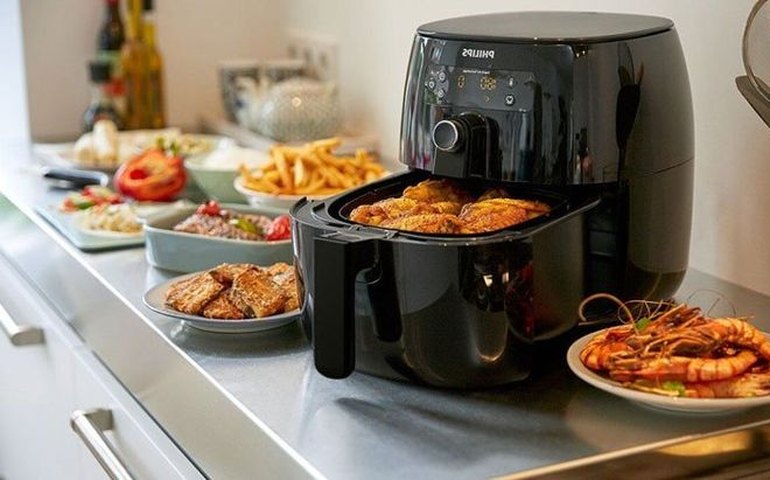 Quais os alimentos que você não deve preparar na air fryer? (e os truques para ganharem crocância)