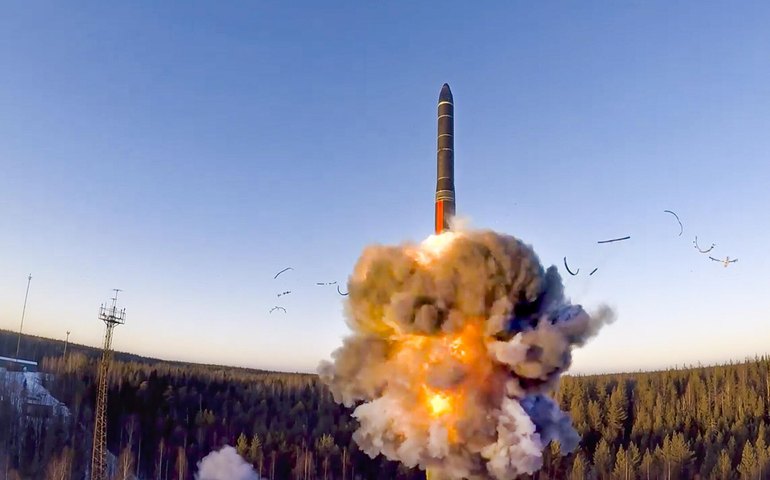 Líderes ocidentais são chamados de 'cães de guerra' em meio à escalada com a Rússia