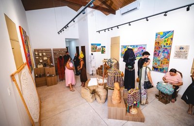 Exposição “Na Nossa Terra Tem Estrelas” celebra protagonismo feminino na cultura alagoana