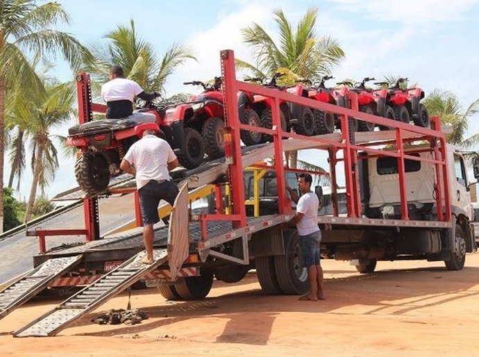 Carros flagrados na faixa de areia do Gunga continuam apreendidos