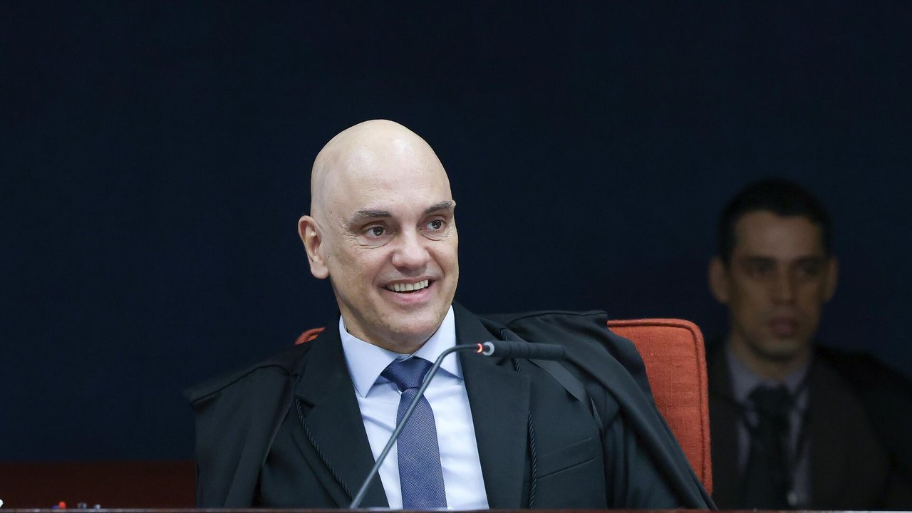 É cumplice