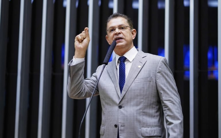 Projeto atribui ao Congresso decisão sobre bloqueio de perfis de parlamentares em redes sociais