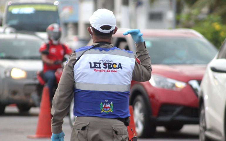 Lei Seca efetua três prisões por embriaguez ao volante após fiscalização em Maceió