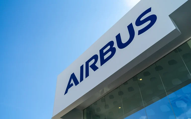 Airbus supera previsão de receita e lucro por ação, mas mantém meta de entregas para 2026
