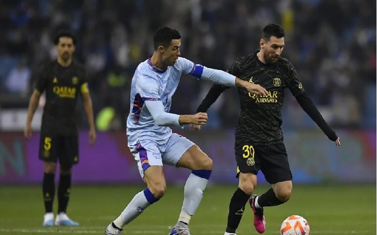 Cristiano Ronaldo e Messi marcam e PSG derrota combinado saudita por 5 a 4