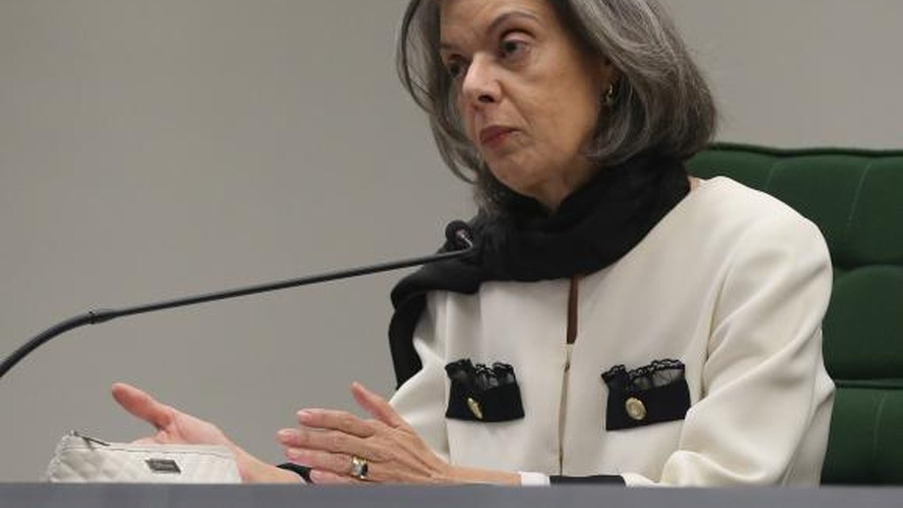 Cármen Lúcia toma posse hoje na presidência do STF