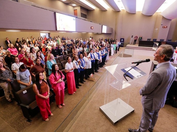 TJ de Alagoas homenageia servidoras e juízas pelo Dia das Mães