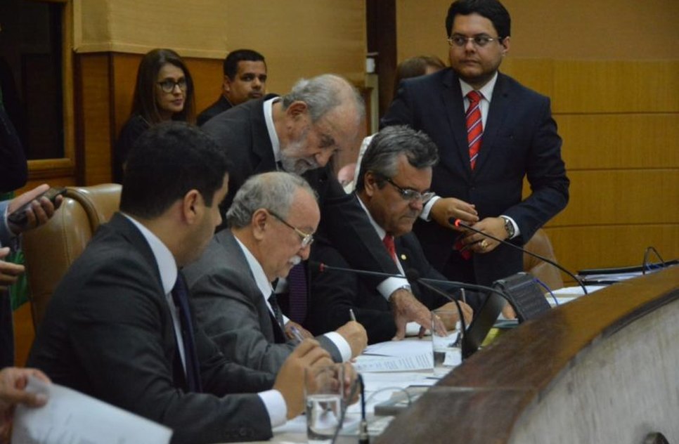 DEPUTADOS APROVAM PEC PREVIDÊNCIA / Foto: Jadilson Simões
