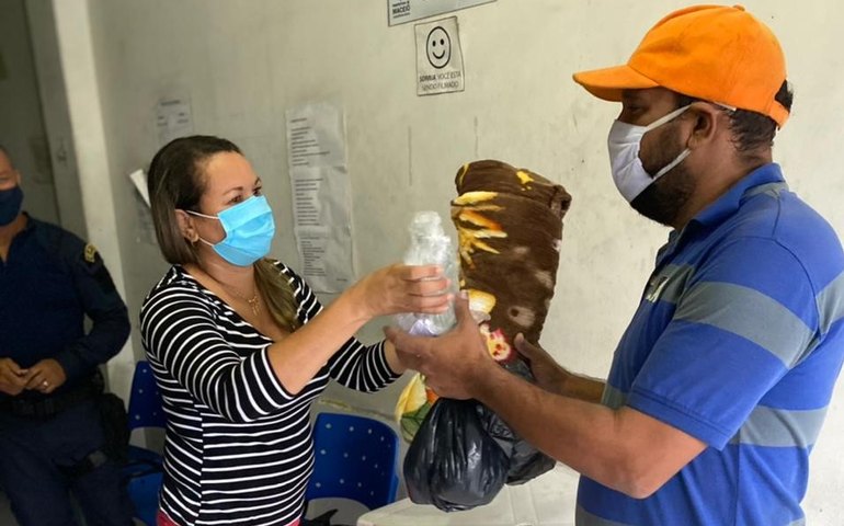 Mais de mil kits de prevenção à Covid-19 já foram entregues pelas equipes de assistência socia
