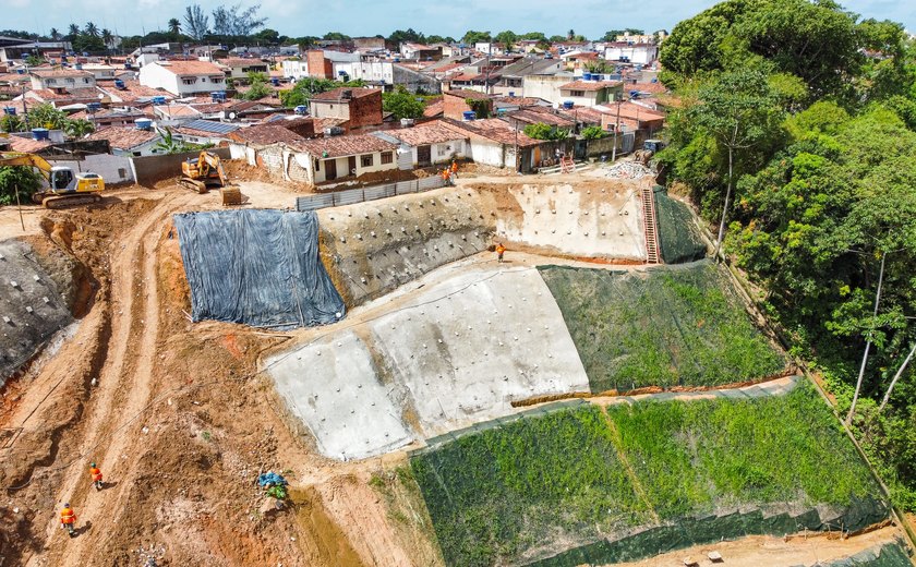 Obras de contenção de encostas mudam a vida dos moradores de áreas de risco