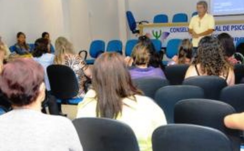 Curso prepara supervisores clínicos para atuar no tratamento de dependentes químicos