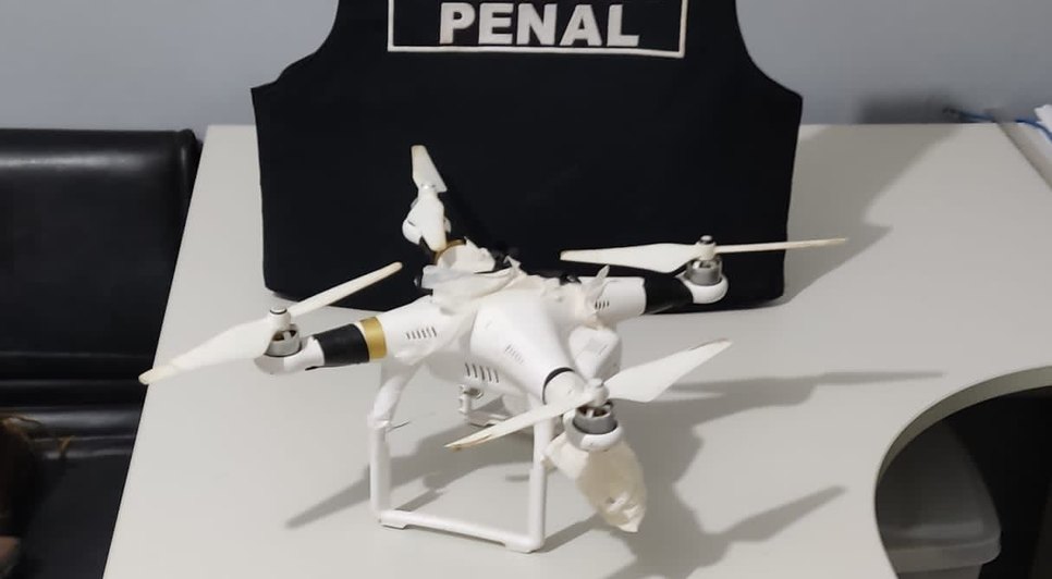 Homens usam drones para jogar celulares dentro do presídio de Tobias Barreto