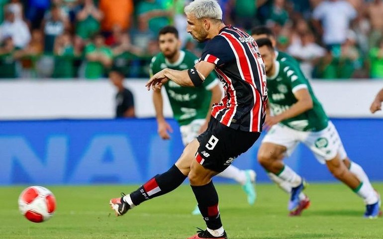 São Paulo desperdiça chances, empata com Guarani e chega ao 4º jogo sem vencer no Paulistão